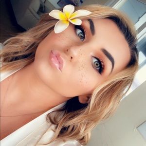 Meet your Posher, Brooke